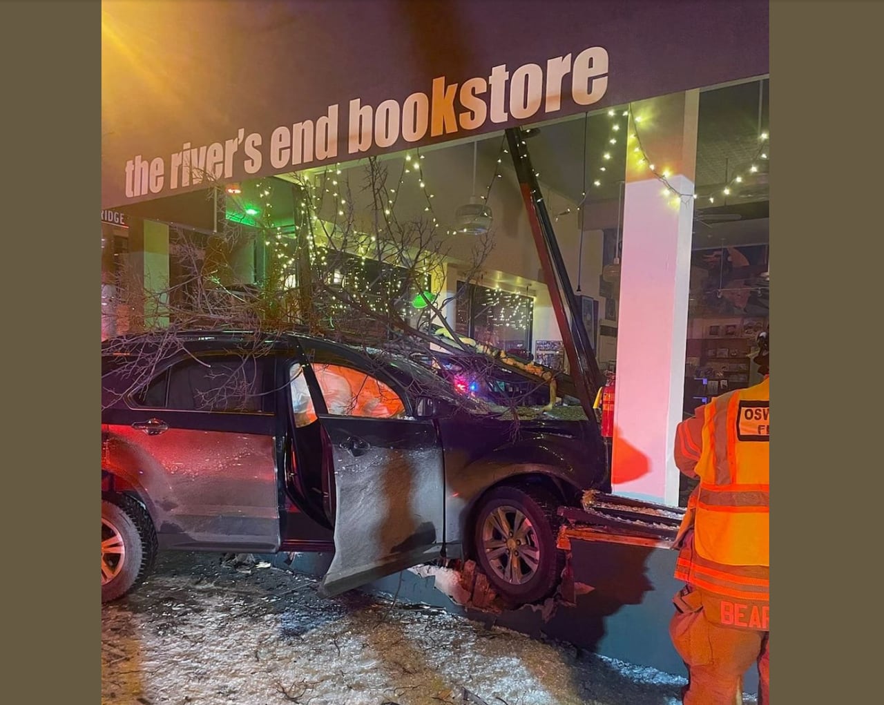 Car crashes into Bookstore